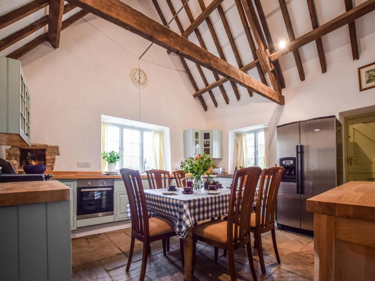 Butts Farm Villa Cirencester Bagian luar foto