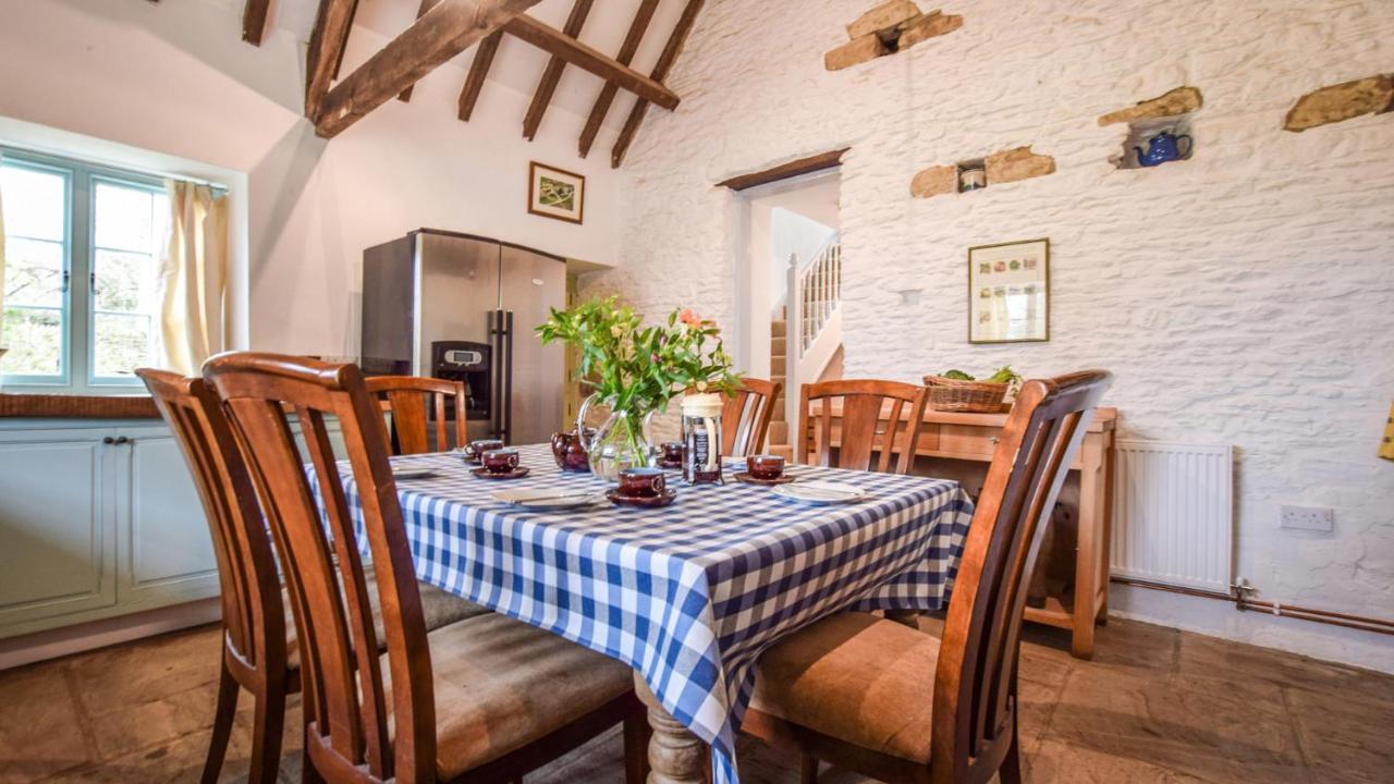 Butts Farm Villa Cirencester Bagian luar foto