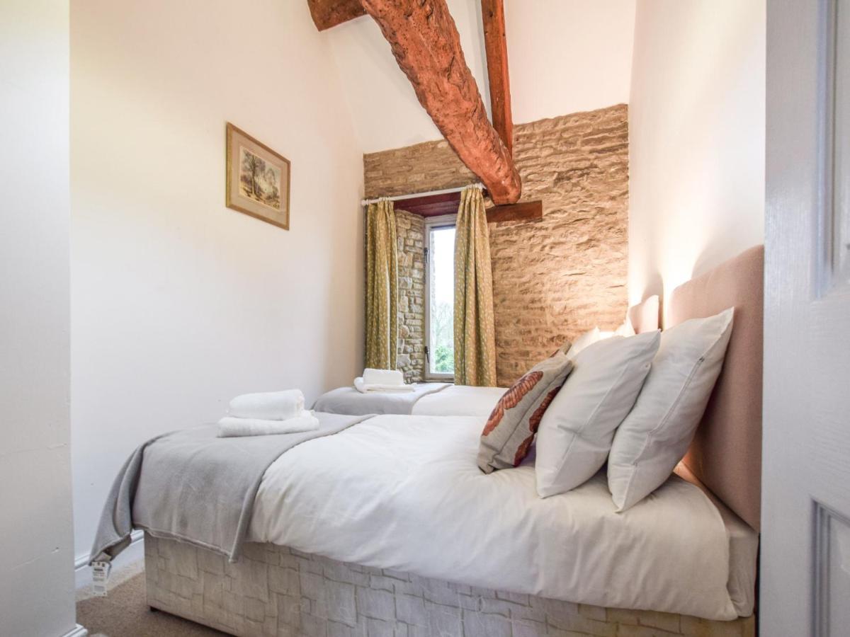 Butts Farm Villa Cirencester Bagian luar foto