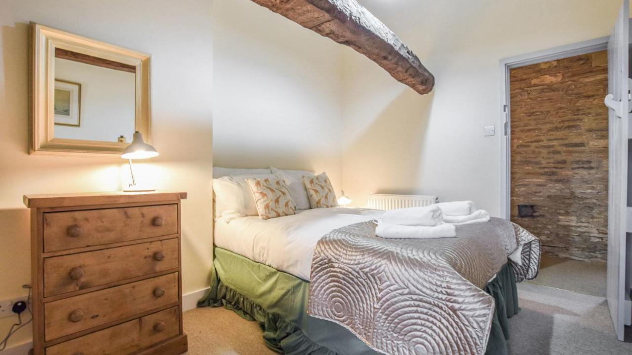 Butts Farm Villa Cirencester Bagian luar foto