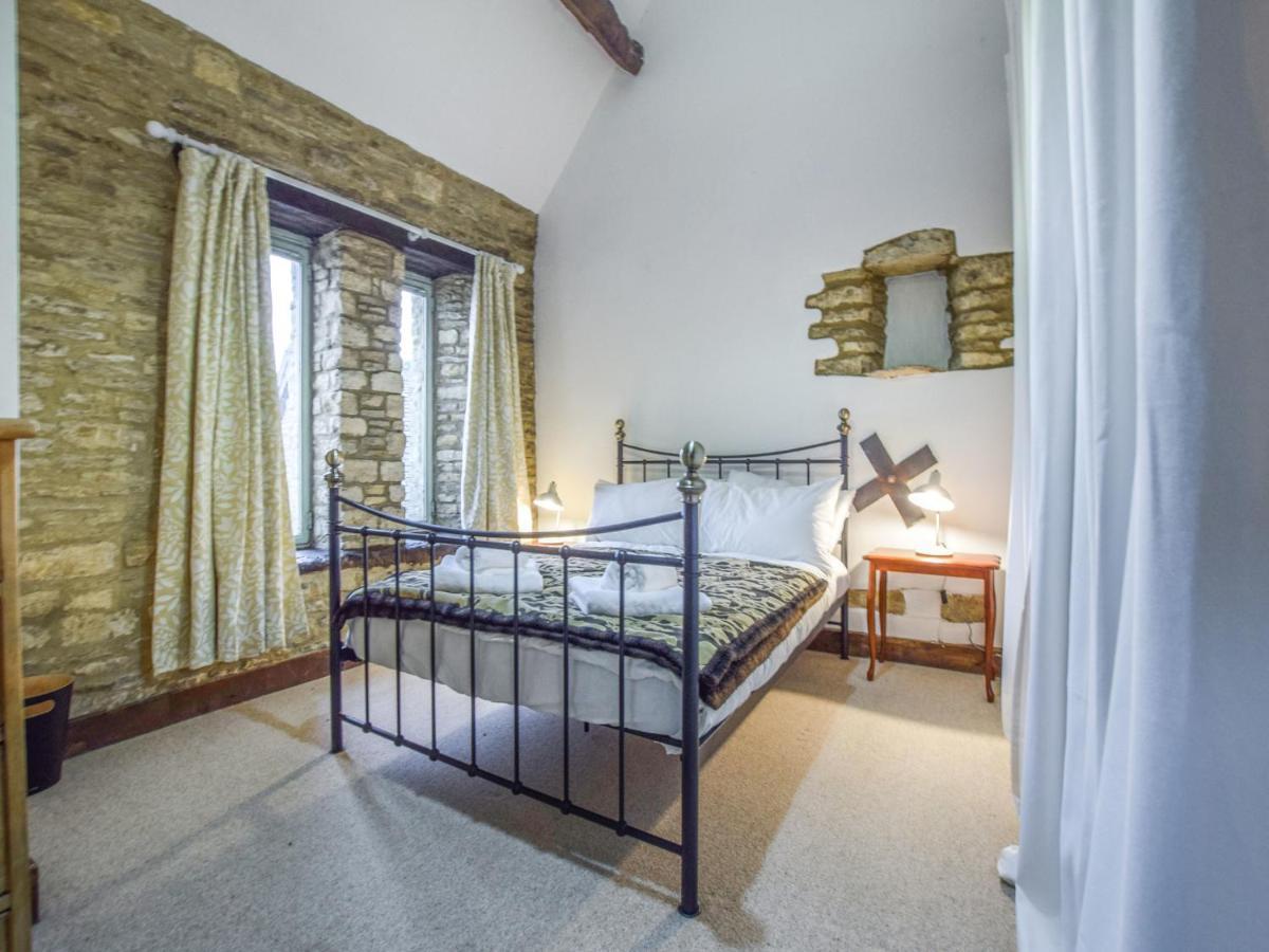 Butts Farm Villa Cirencester Bagian luar foto