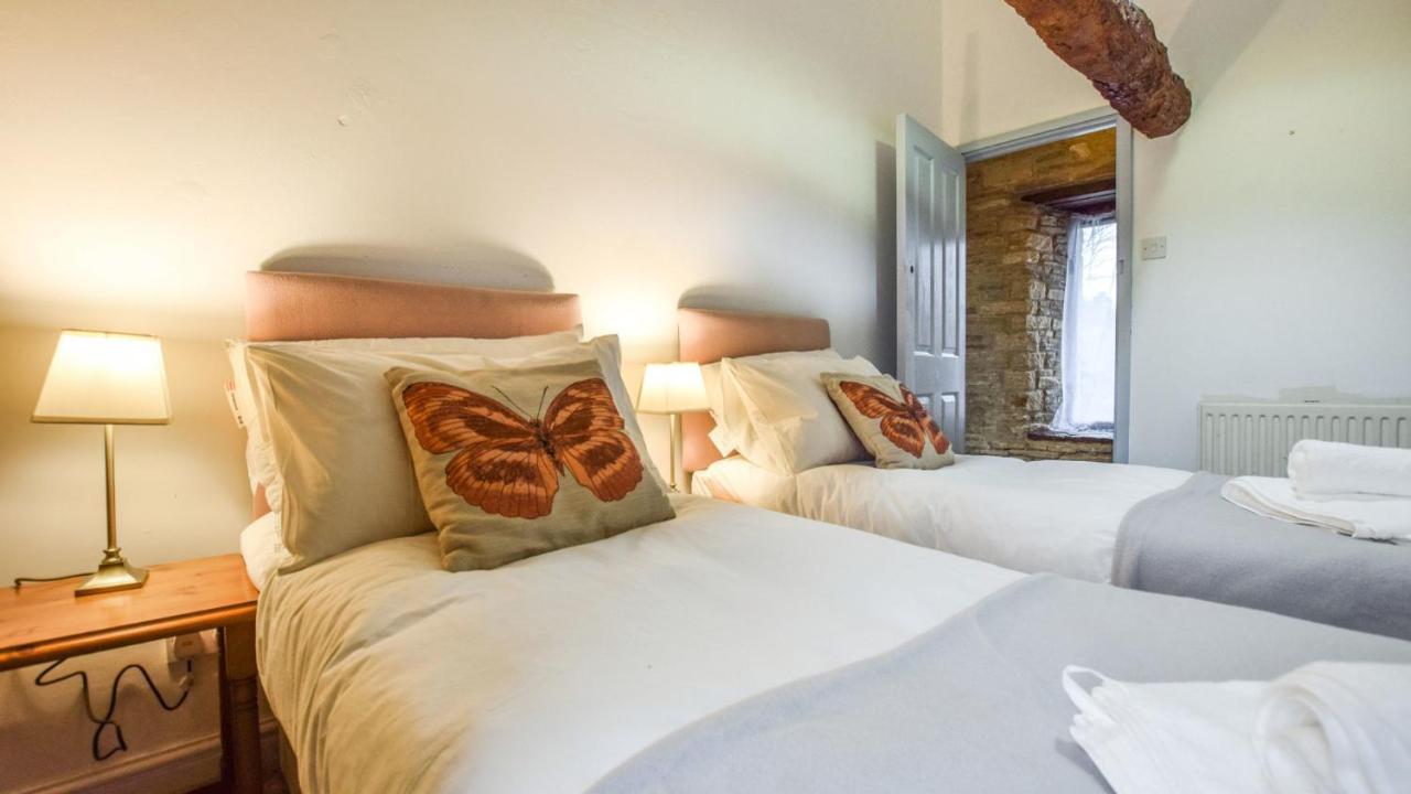 Butts Farm Villa Cirencester Bagian luar foto