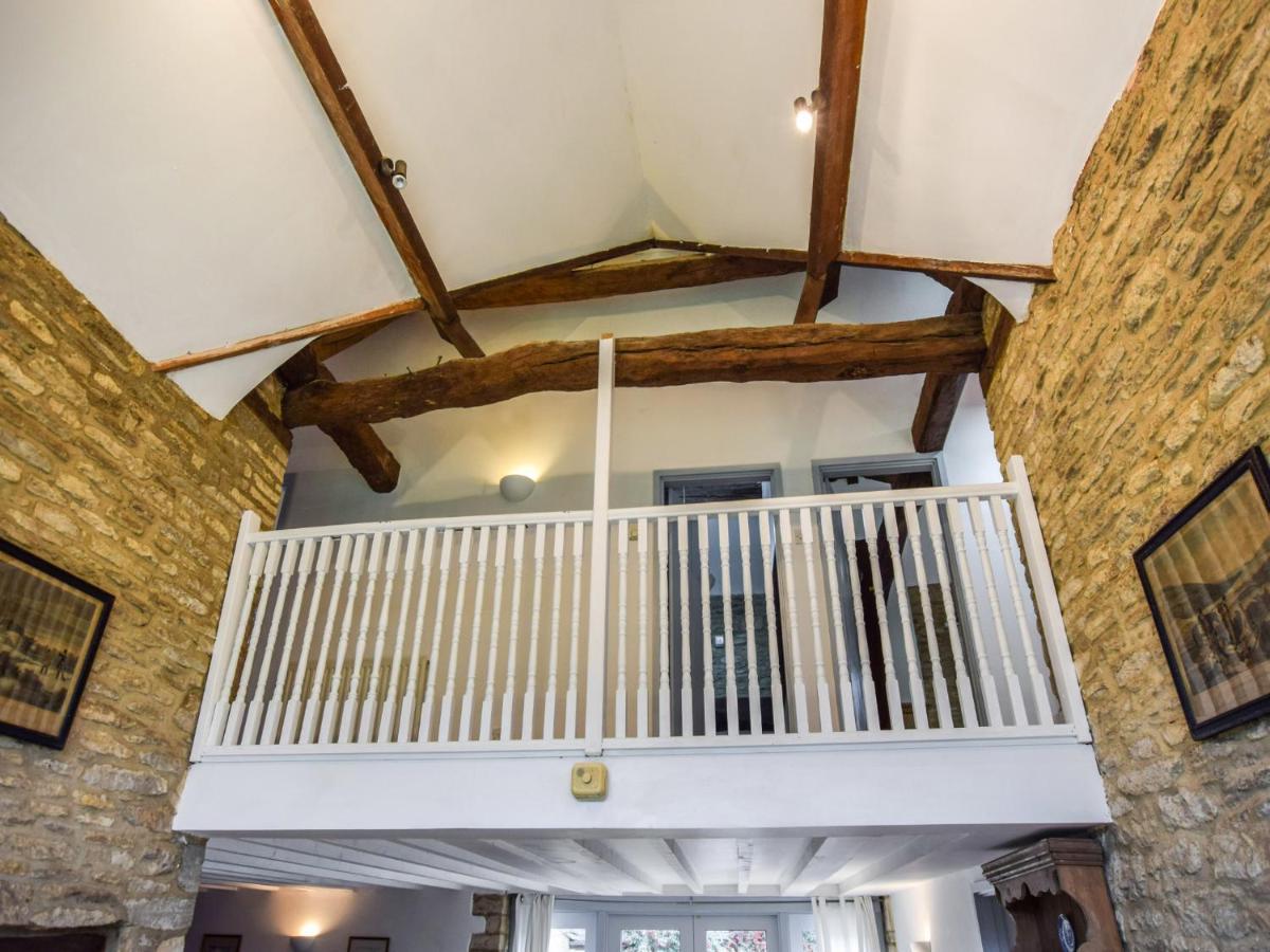 Butts Farm Villa Cirencester Bagian luar foto